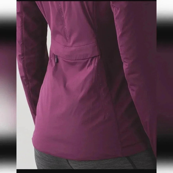 Lululemon Run For Cold Jacket Plum - Picture 4 of 6